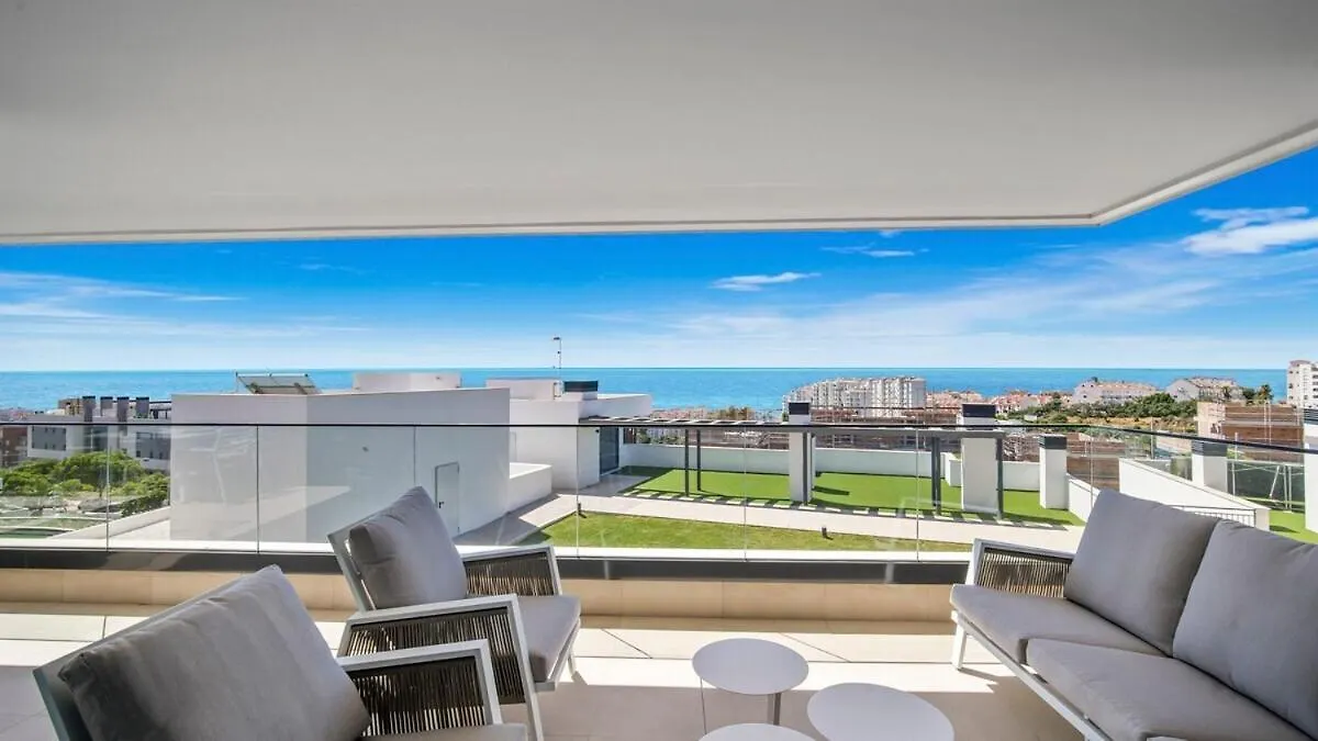 Apartment With Sea View And Gym Estepona Spain