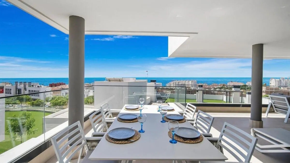 Apartment With Sea View And Gym Estepona