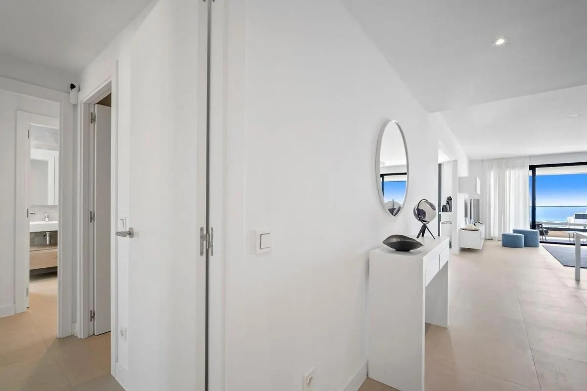 Apartment With Sea View And Gym Estepona