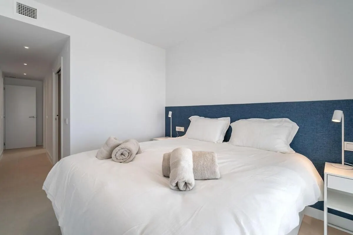 Apartment With Sea View And Gym Estepona