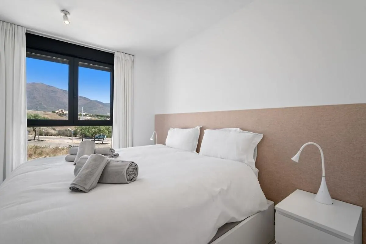 Apartment With Sea View And Gym Estepona