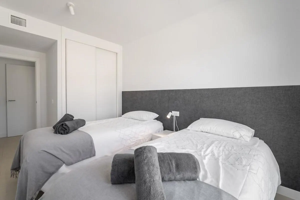 Apartment With Sea View And Gym Estepona