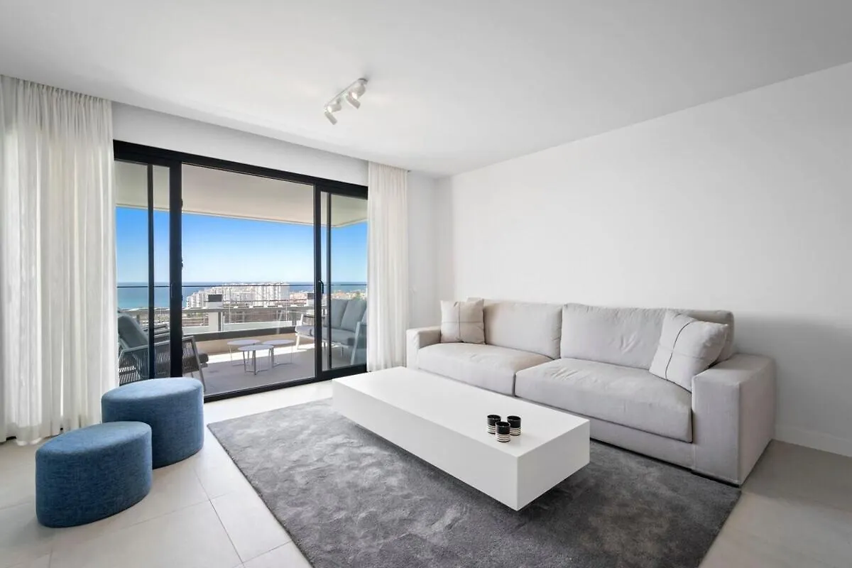 Apartment With Sea View And Gym Estepona