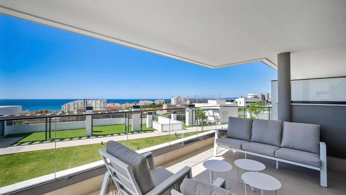 Apartment With Sea View And Gym Estepona